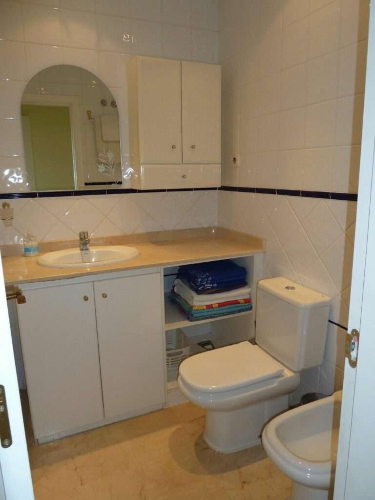 Populær ferieleilighetet. Like ved sjøen. Meget tiltalende område