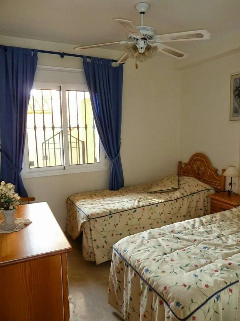 Populær ferieleilighetet. Like ved sjøen. Meget tiltalende område