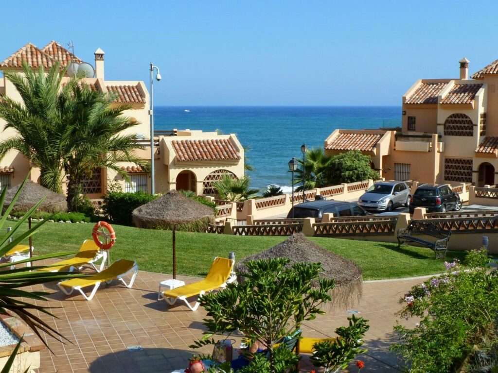 Populær ferieleilighetet. Like ved sjøen. Meget tiltalende område