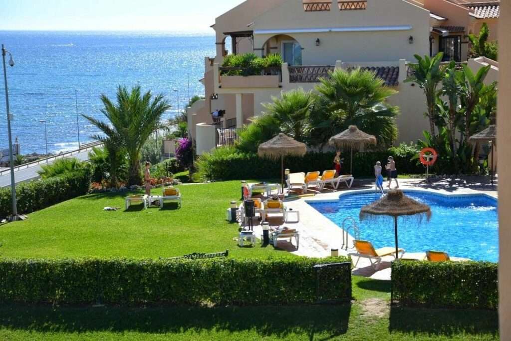 Populær ferieleilighetet. Like ved sjøen. Meget tiltalende område