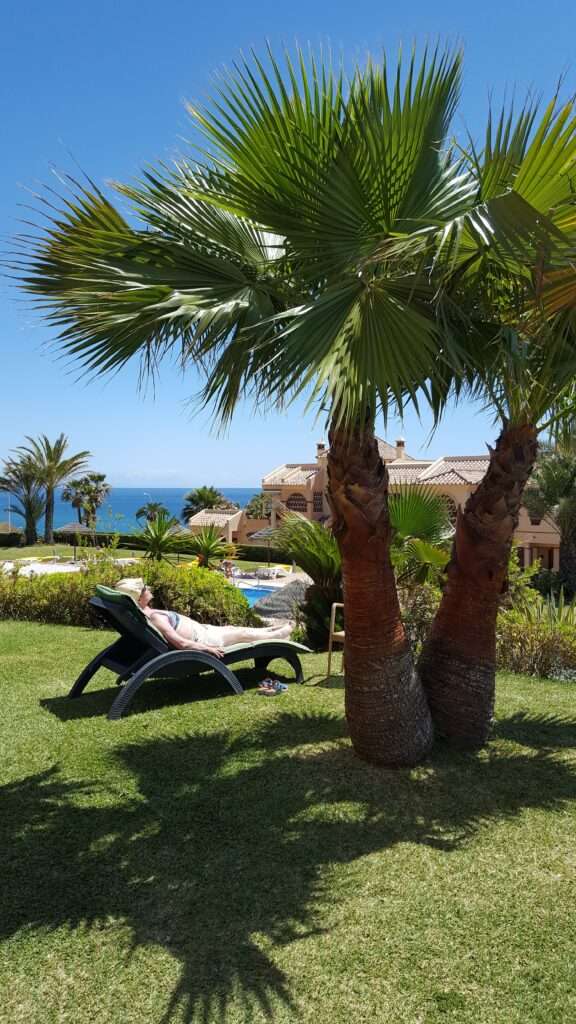 Populær ferieleilighetet. Like ved sjøen. Meget tiltalende område