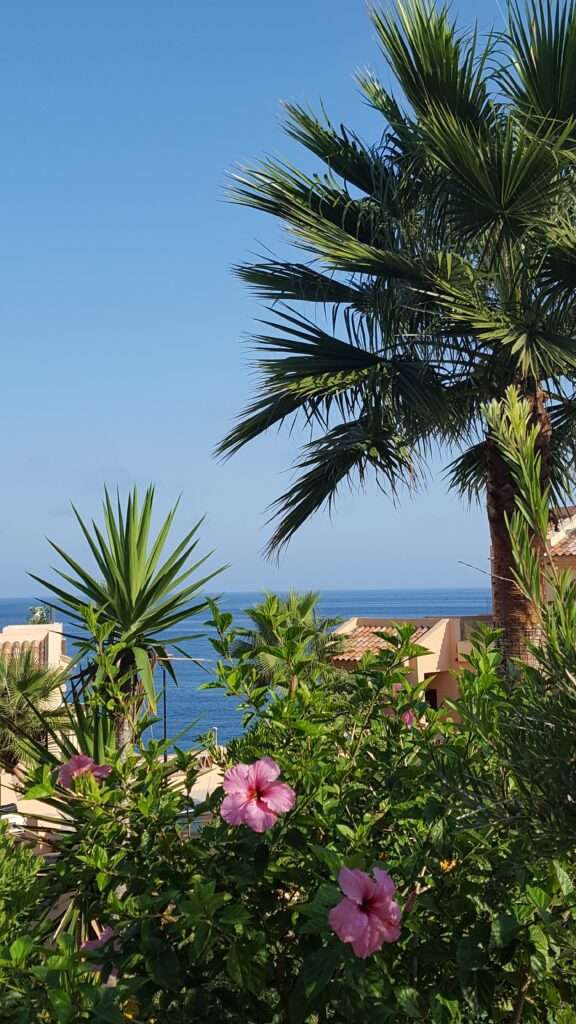 Populær ferieleilighetet. Like ved sjøen. Meget tiltalende område