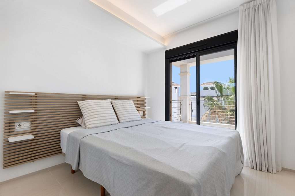 Nytt familiehus med stort basseng og nærhet til det meste - 30 minutter fra Alicante, 10 minutter til strand!