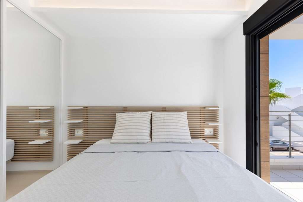 Nytt familiehus med stort basseng og nærhet til det meste - 30 minutter fra Alicante, 10 minutter til strand!