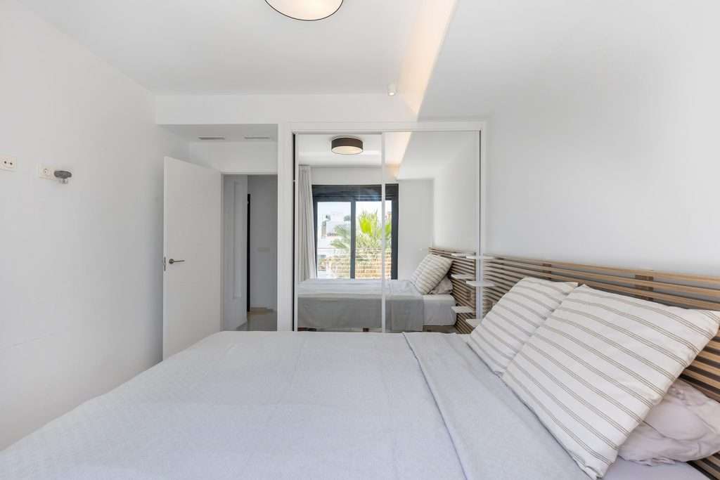 Nytt familiehus med stort basseng og nærhet til det meste - 30 minutter fra Alicante, 10 minutter til strand!