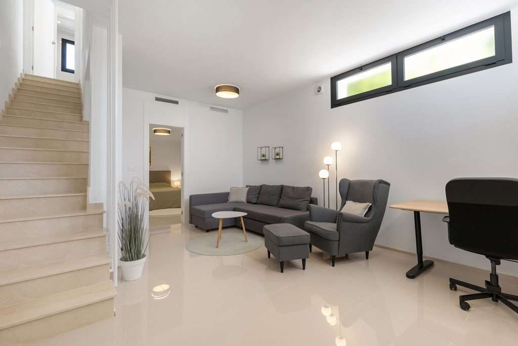 Nytt familiehus med stort basseng og nærhet til det meste - 30 minutter fra Alicante, 10 minutter til strand!