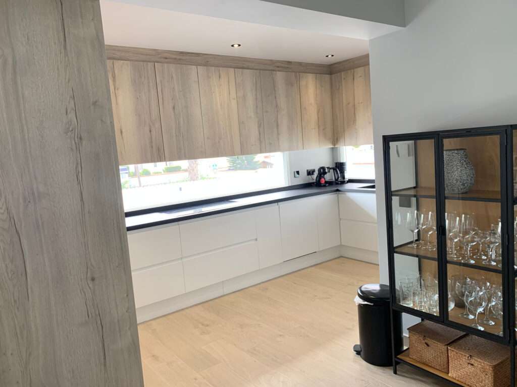 Strøken nyoppusset villa sentralt i Quesada. Perfekt for 2 familier