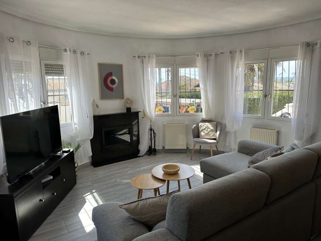 Sentrumsnær villa i Ciudad Quesada. Godkjent utleielisens.