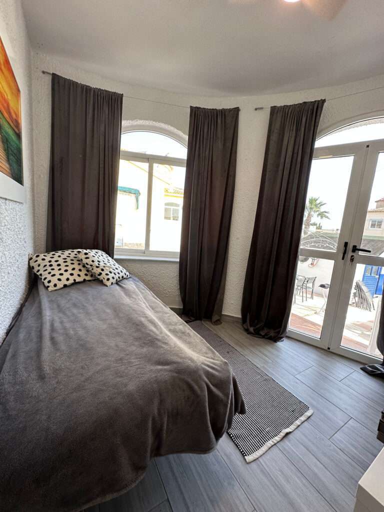 Sentrumsnær villa i Ciudad Quesada. Godkjent utleielisens.