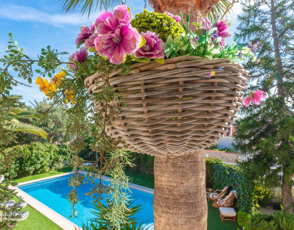 Unik villa med MEGET sentral beliggenhet - midt i hjertet av Quesada