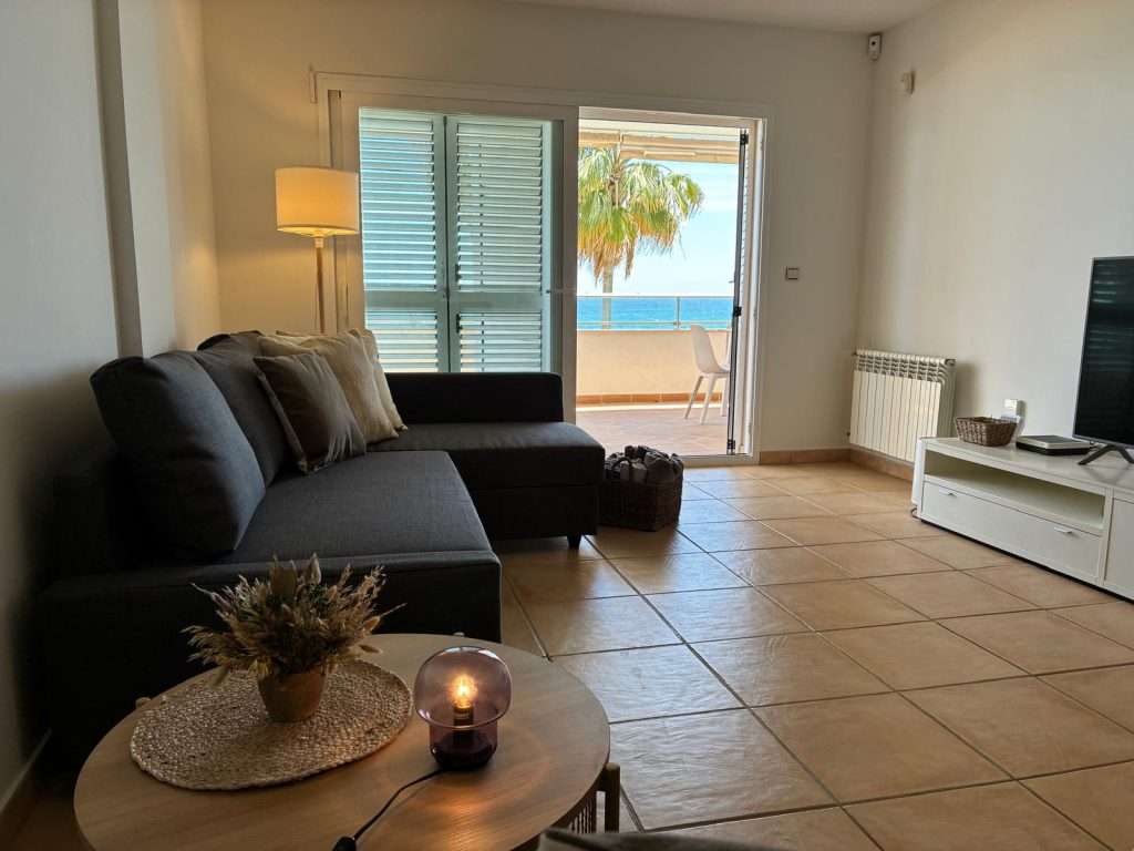 Great Apartment facing the sea