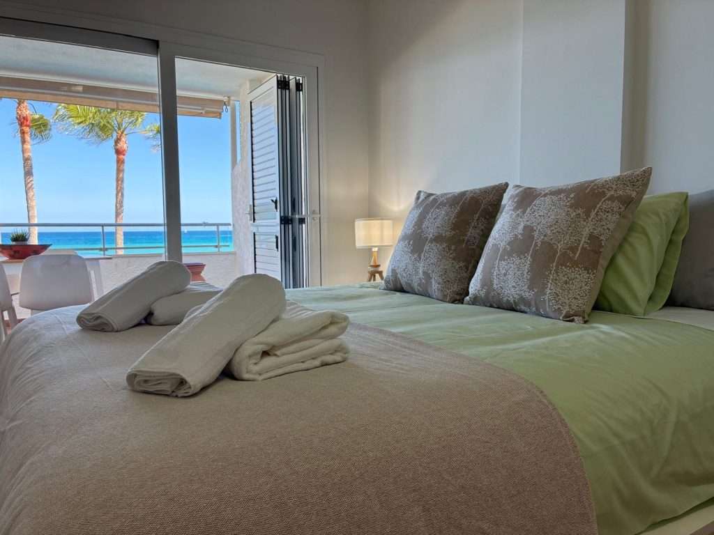 Great Apartment facing the sea